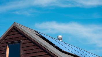 Compra una batería profesional para ganar dinero con la luz de sus paneles solares: pagó casi 15.000 euros, en tres meses ingresó 39 y ahora debe más de 30.000 con intereses