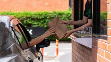 Pide 100 hamburguesas a 10 minutos de cerrar y se lía una buena: "Cero empatía"