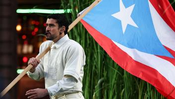 Cómo se ha pasado de la reivindicación de Puerto Rico a que la bandera y la 'pava' se hayan convertido casi en un 'disfraz' en los conciertos de Bad Bunny