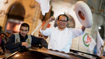 Sánchez consolida el vuelco en Perú: por encima de Fujimori a la espera del voto exterior