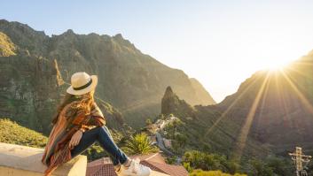 No es casualidad: el turismo, el precio de la vivienda y los flujos migratorios explican por qué Baleares y Canarias lideran la soltería en España