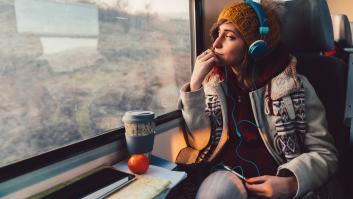 Confirmado por la ciencia: quienes tienen ansiedad o se sienten solos recurren más a la música, pero escucharla no es lo que mejora su ánimo
