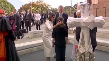 Lo que le dice Valentina, una niña invidente, a Letizia en la Sagrada Familia es uno de los momentazos del día