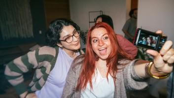 La generación Z resucita las cámaras de fotos para huir de la perfección artificial del móvil: las ventas se han duplicado en cinco años