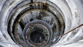 China perfora un agujero de un kilómetro de profundidad con un 'portaaviones subterráneo' de 500 toneladas en busca de minerales