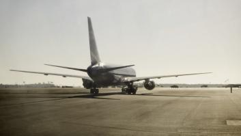 Suena raro pero es real: un turista de 60 años salta la valla e invade la pista del aeropuerto para coger un vuelo