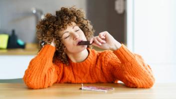 Ana Luzón, experta en nutrición: "Si te entra hambre antes de dormir olvida las galletas y el chocolate y analiza qué estás haciendo mal durante el día"