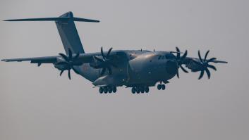 España saca la artillería pesada contra los incendios: desplegará un avión cisterna Airbus A400M este verano con kit apagafuegos
