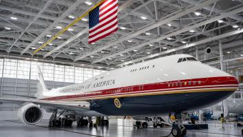Trump jubila el Air Force One: así es su nuevo avión, un "irremplazable" regalo de Catar de 400 millones