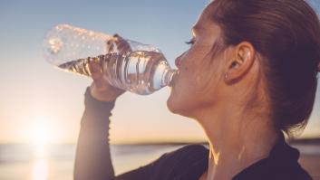 Cómo calcular cuánto líquido debes beber realmente cada día