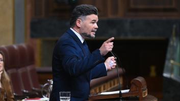Rufián recuerda las negociaciones con Ábalos para la investidura de Sánchez y le pregunta tajantemente: "¿Usted lo sabía?"