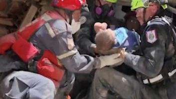 La esperanza se llama Juan David: el bebé de 18 días rescatado bajo los cascotes en Venezuela