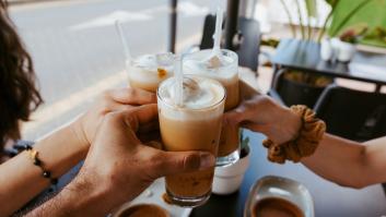 Lo que le han cobrado por un café en Sevilla es para frotarse los ojos: empieza a ser una 'rara avis'