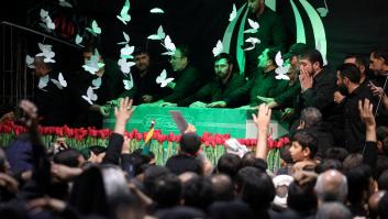 Irán envía un mensaje desafiante a Trump con un funeral colosal para el asesinado líder supremo Jamenei