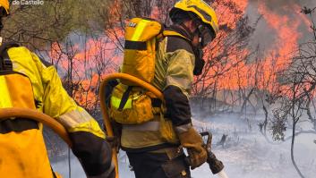Desalojadas 500 personas por el incendio de Soneja en una jornada crítica con varios fuegos activos en España