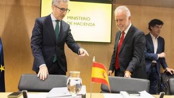Hacienda pone sobre la mesa de las CCAA un margen del déficit del 0,1 % del PIB anual hasta 2029