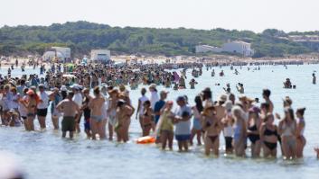 La prensa británica avisa de lo que puede pasar con la playa más protegida de Mallorca: "Otro Magaluf"