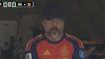 Enfocan a Javier Bardem con la camiseta de España y llama la atención a qué jugador pertenece
