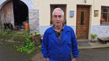 Manuel, 76 años, último ganadero de su pueblo de Asturias: "Si no se hace algo, esto se acaba rápido. El campo se muere"