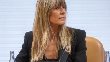 Peinado exige a Begoña Gómez que acredite su viaje a Londres y la amenaza con un delito de quebrantamiento