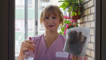Manuela Hernández, limpiadora de 60 años: "Me enfada y me frustra trabajar con dolor, pero me da miedo el despido"