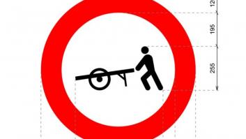 La señal R-115 de la DGT desconcierta a los conductores y no va con ellos: a quién prohíbe el paso de verdad y dónde está colocada