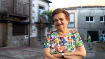 Benigna, 92 años, vecina de una aldea vaciada de Asturias: "Nunca sabes lo que vas a necesitar de tu propia casa: nadie te echa y en otro lado, si no pagas la renta, te desahucian"