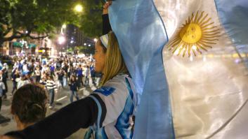La aplaudida reflexión de un argentino que vive en España al cántico "el que no salte es español" que se oyó en Madrid: "El español es el que te da trabajo"