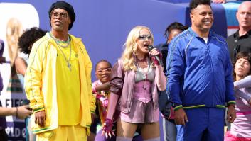 Madonna se lleva a Ronaldinho y Ronaldo a la pista de baile en su actuación en la final del Mundial