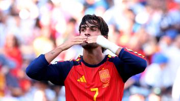 El diario deportivo argentino 'Olé' no puede ser más claro al resumir de esta forma la victoria de España: "Merecido campeón"
