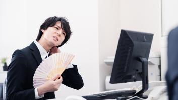 En Tokio animan a los hombres a ir en pantalones cortos a la oficina por el calor, pero la polémica está servida