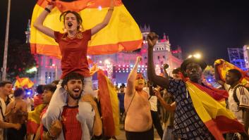 ¡¡¡Yo soy españoool, españo, españ...: cuando un éxito de país tiene fecha de caducidad en las calles y balcones