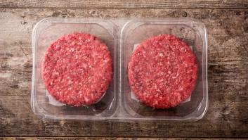 Un experto explica cuándo no deberías comer esa hamburguesa de supermercado envasada: "Es una señal de que el alimento no ofrece garantías"