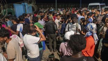 La noche más larga de Ceuta: miles de personas siguen presionando la frontera mientras Sánchez viaja este viernes