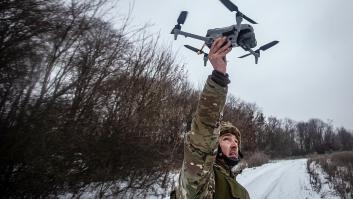 Ucrania combate con drones que siguen solos hasta el objetivo cuando Rusia les corta la señal: un humano elige el blanco y la máquina termina el trabajo