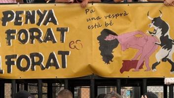 Denuncian el logo sexista de una peña taurina de Sagunto: "Un agujero es un agujero"
