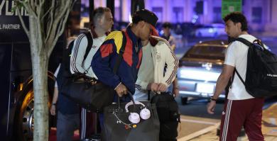 Lamine Yamal, con sus bolsos a su llegada a Nueva York