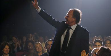 Julio Iglesias, reconocido durante el concierto de graduación del Berklee College of Music en Boston, Massachusetts (Estados Unidos), el 8 de mayo de 2015.