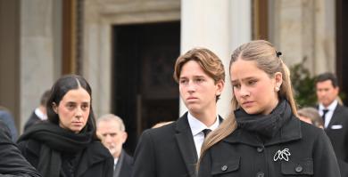 Victoria Federica, Aristides de Grecia e Irene Urdangarin en el funeral de Irene de Grecia en Atenas