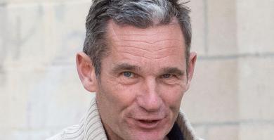 Iñaki Urdangarin dando un paseo en Zarauz