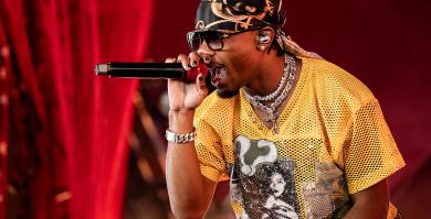 D4vd actúa en el festival de Música y Artes de Coachella Valley, el 18 de abril de 2025, en Indio, California.