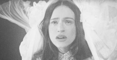 Rosalía en el videoclip de 'Focu 'ranni'.