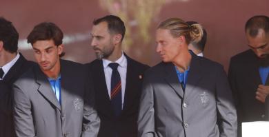 Ferran Torres y Marcos Llorente en la recepción ofrecida en Moncloa tras ganar la Copa del Mundo.