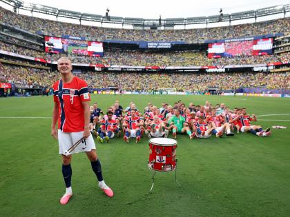 Haaland lidera también la celebración de una Noruega para la historia