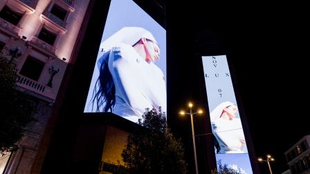 Portada del nuevo álbum de Rosalía, 'Lux', proyectada en la Plaza de Callao, el 20 de octubre de 2025 en Madrid, España