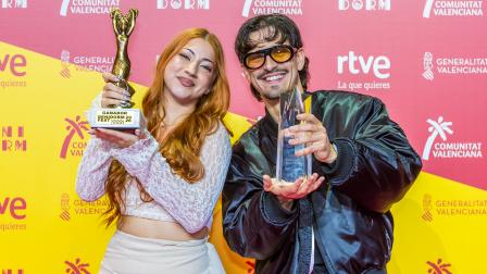 Tony Grox & LUCYCALYS triunfan con ‘T AMARÉ’ y alzan la Sirenita de Oro del Benidorm Fest 2026