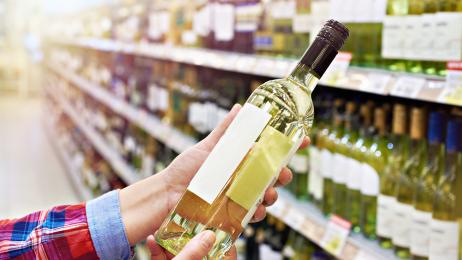 Marta Clot, experta en vino, da el consejo que necesitas para comprarlo en el supermercado esta Navidad