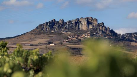 El pueblo de La Rioja de donde 'salen' manos de las paredes