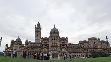 La casa más grande del mundo tiene 170 habitaciones y vive una familia de 4 personas: "Es fácil dejarse cautivar por la grandeza, pero este es nuestro hogar"