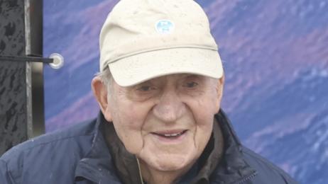 Juan Carlos I cancela su viaje a Sanxenxo (Pontevedra) y permanece en Abu Dhabi, donde "se encuentra bien"